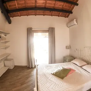 Domu Virginia , Castiadas Italia